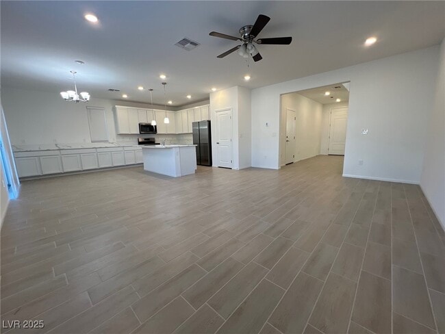 Building Photo - 7470 S Pioneer Way