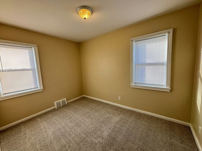 Building Photo - 16784 Toepfer Dr