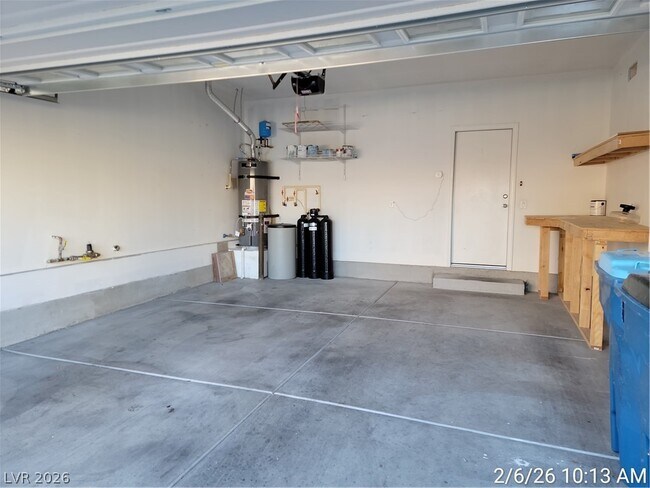 Building Photo - 10449 Yew Blossom Ave