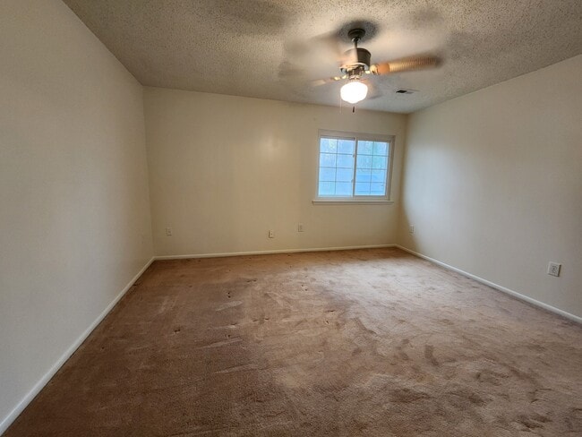 Building Photo - 4080 Sherman Oaks Ave