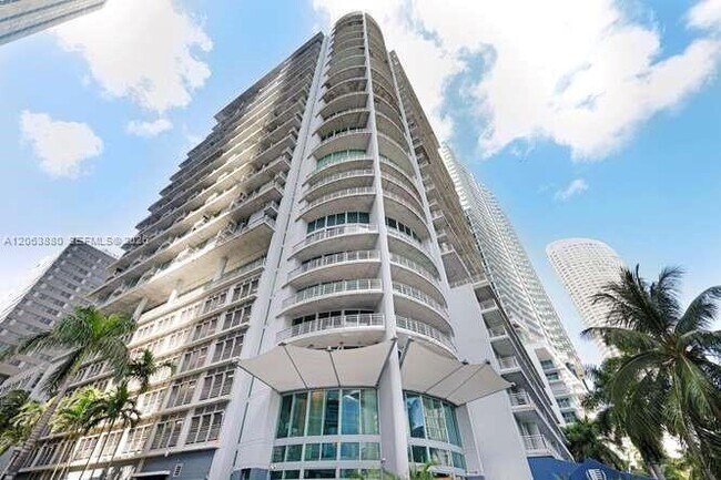 Building Photo - 690 SW 1st Ct