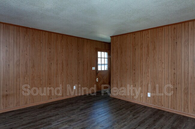 Building Photo - 203 S Alston St
