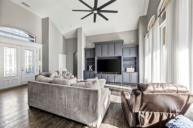 Building Photo - 11601 King George Ct