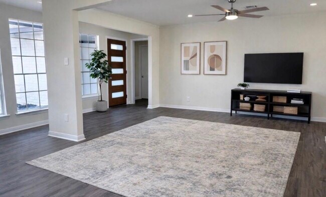 Building Photo - 10322 Sageburrow Dr