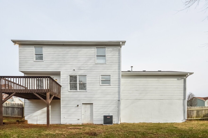 Building Photo - 449 Shoal Ct