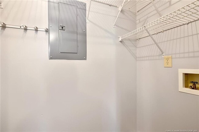 Building Photo - 275 Waterdown Dr