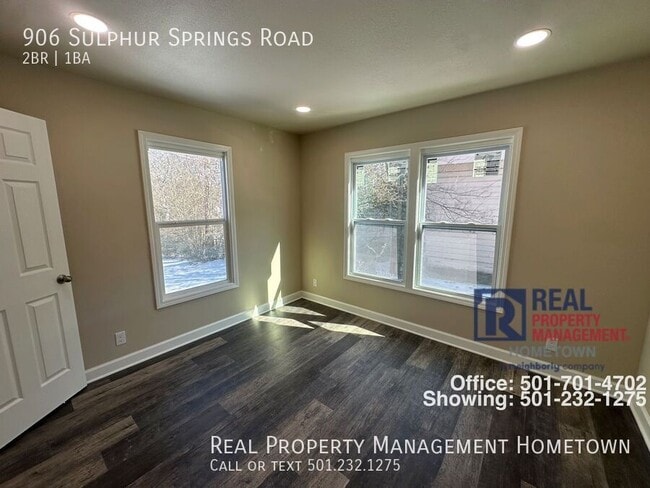 Building Photo - 906 Sulphur Springs Rd