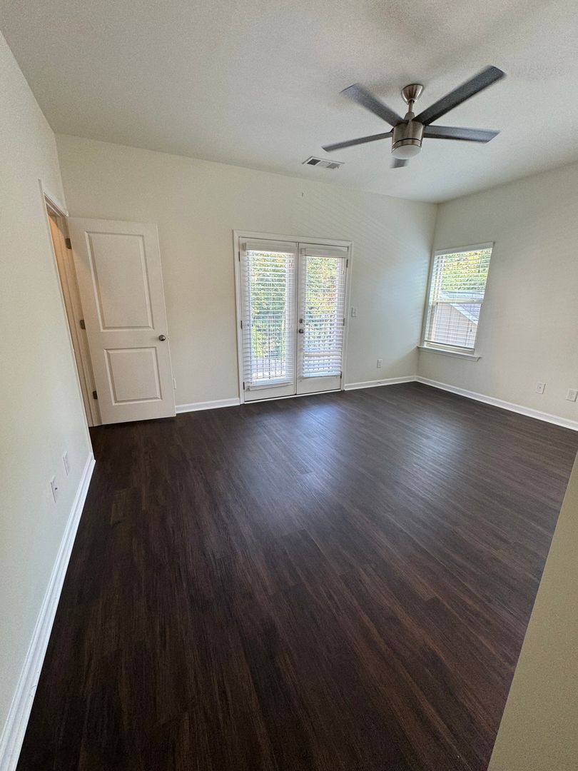 Building Photo - 2042 Bolton Rd NW