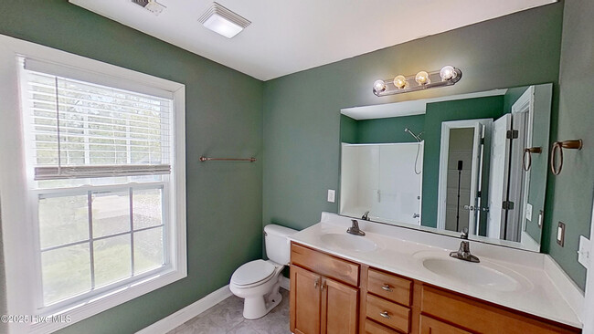 Building Photo - 209 Oak Ridge Ln