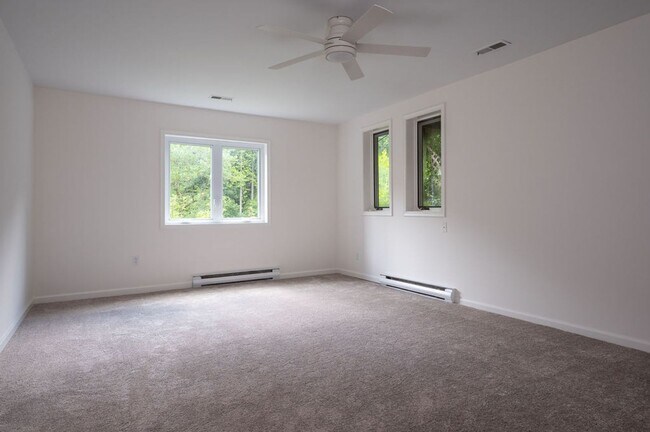Building Photo - 1285 Branchlands Dr
