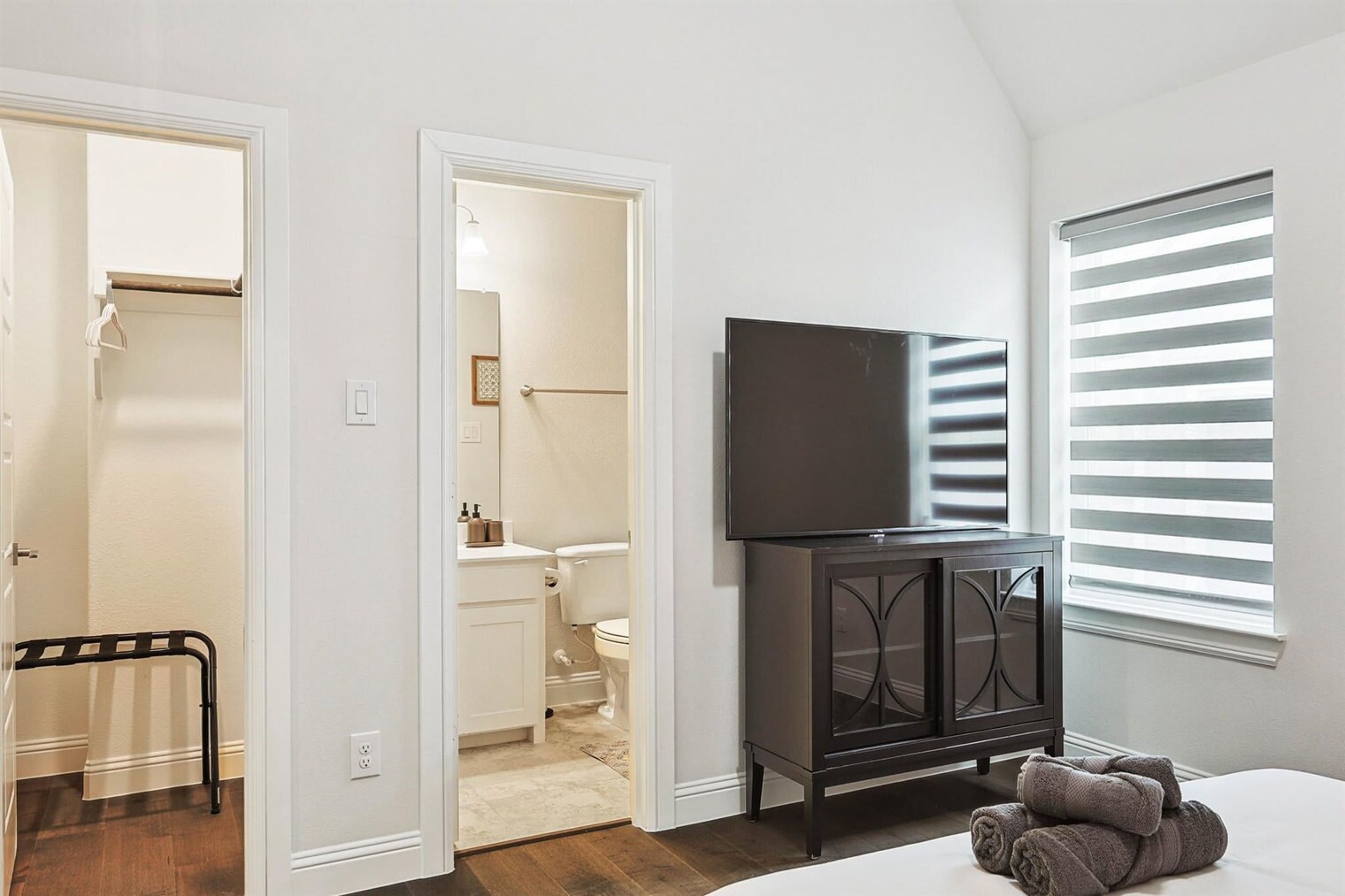 Building Photo - 2346 Perdue Ave