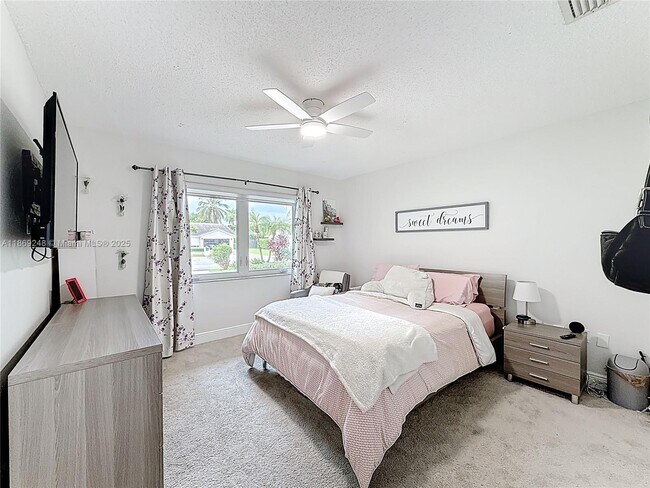 Building Photo - 10462 SW 121st St