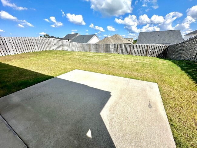 Building Photo - 822 Goodale Dr