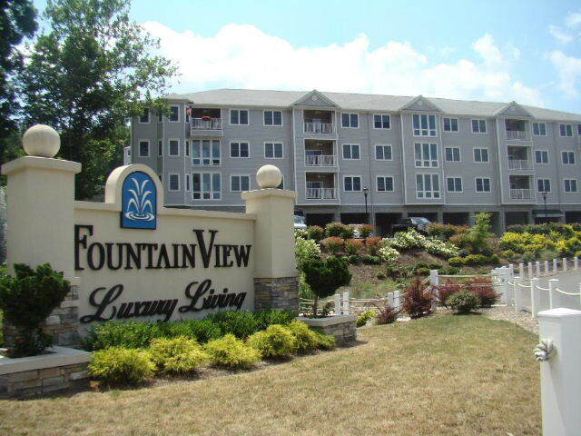 Building Photo - 435 Fountain Vw