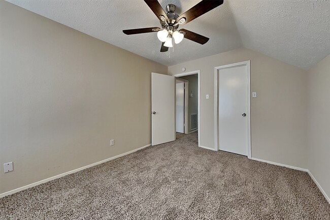 Building Photo - 2915 Bentley Ct