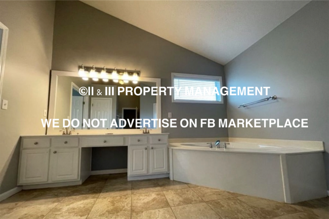 Building Photo - 15564 S Blackfeather St