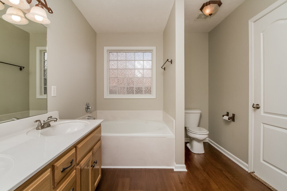 Building Photo - 1502 Huddersfield Dr