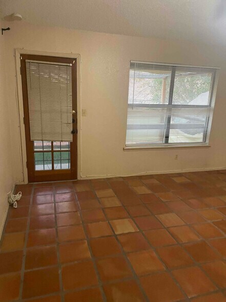 Building Photo - 5757 Lawndale Dr