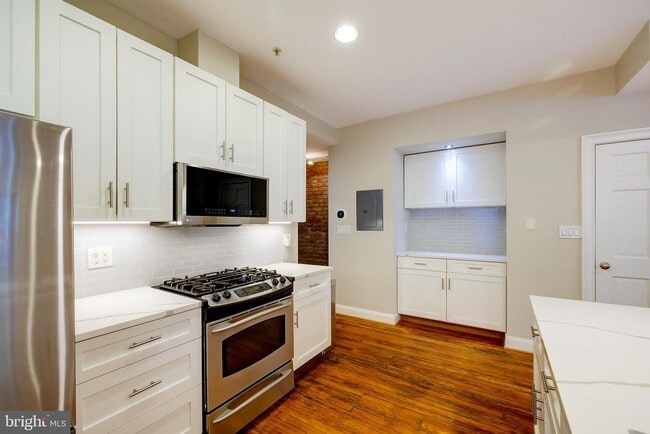 Building Photo - 1543 6th St NW