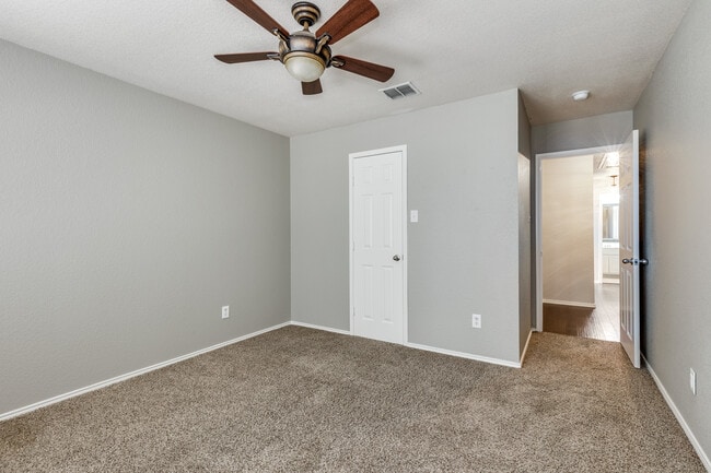 Building Photo - 1201 Roping Reins Way