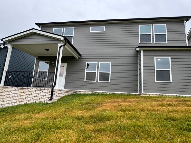 Building Photo - 484 Jet Stream Dr