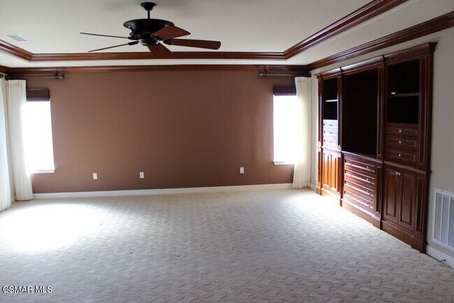 Building Photo - 1555 Arroyo View St