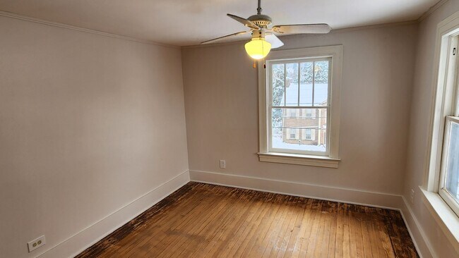 Building Photo - Four Bedroom Single Family Home in Bradford PA! Off Street Parking!