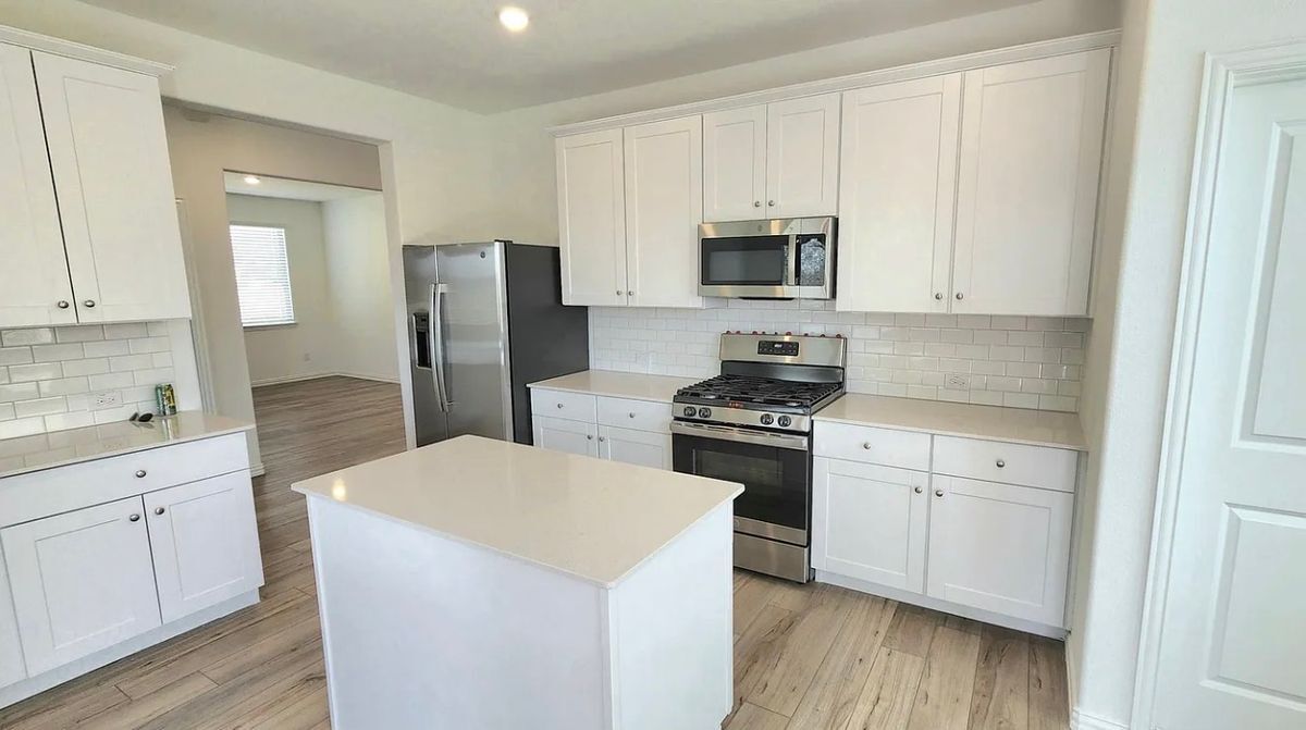 Building Photo - 1000 Chip St