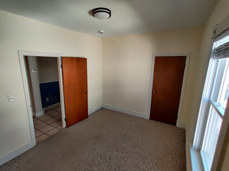 Bedroom 3 - 578 Dubuque St