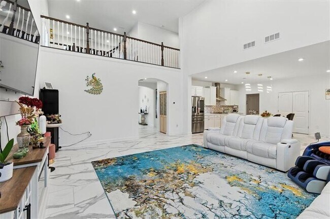 Building Photo - 2121 Harmony Dr