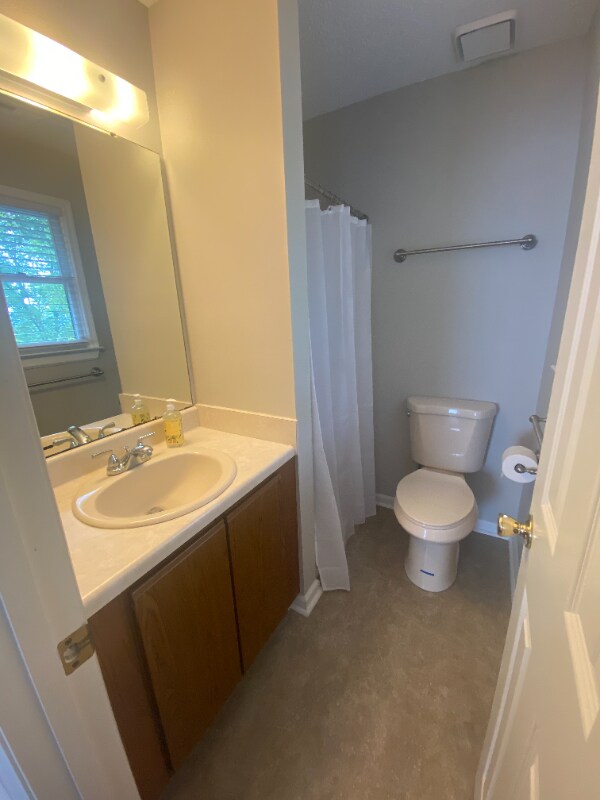 Building Photo - 1705 Toll Gate Rd SE