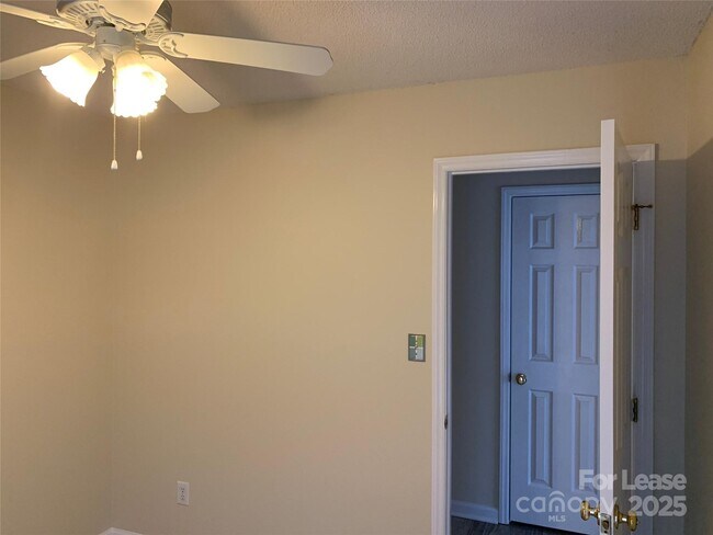 Building Photo - 4319 Wynborough Ln