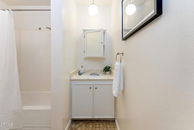 Building Photo - 5436 McCulloch Ave