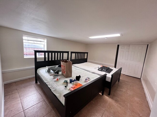 Building Photo - $1,000 OFF FIRST MONTH'S RENT!!!! Cozy 3 BD/2 BATH Single Family Home With 2 Floors Located in Al...