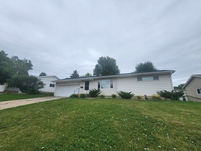 Primary Photo - 808 S Jessica Ave