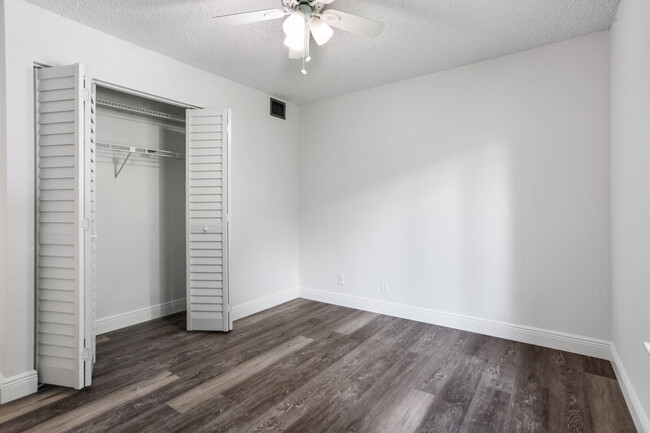 Building Photo - 628 Sea Pine Way