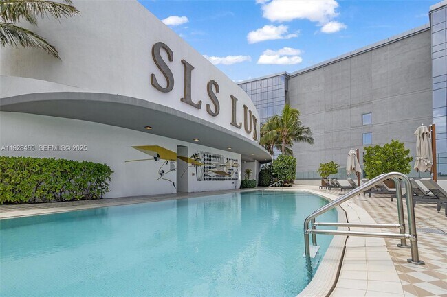 Building Photo - 801 S Miami Ave