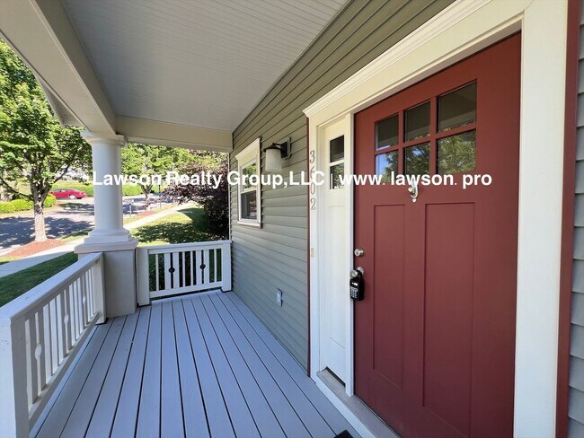 Building Photo - Upscale Three Bedroom in Colonial Green with Garage