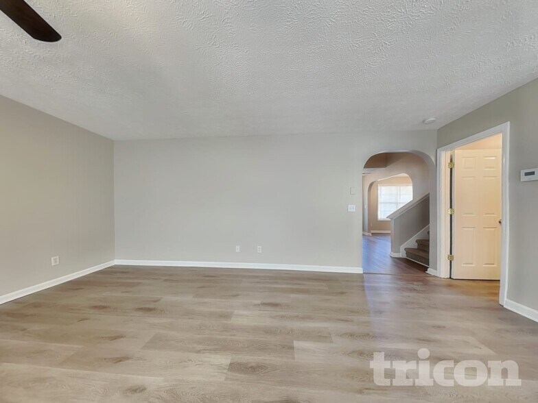 Building Photo - 75 Christopher Dr