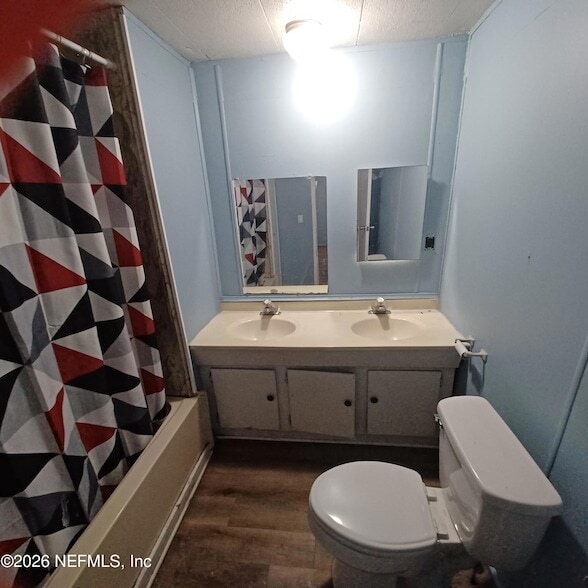 Building Photo - 463 Logan Ave