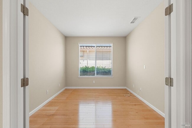 Building Photo - 505 Marianna Pl