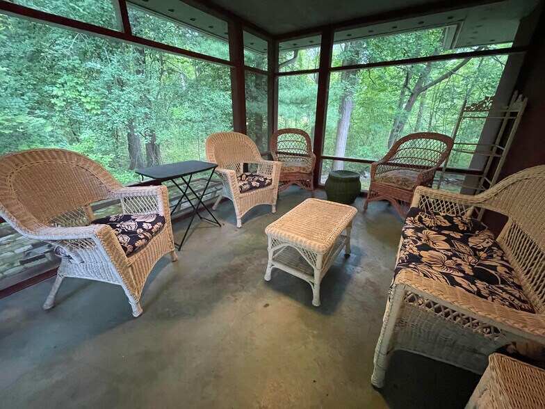 screened porch - 419 Triphammer Rd