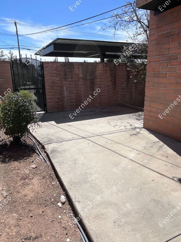 Building Photo - 4075 E Lee St