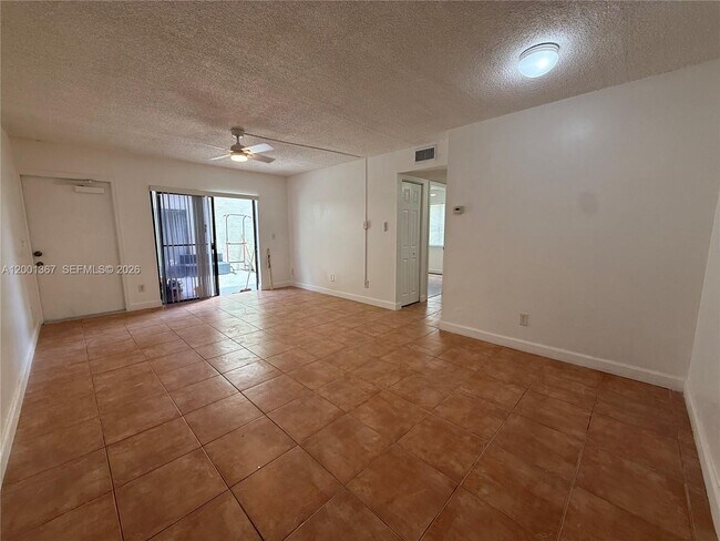 Building Photo - 11120 Royal Palm Blvd