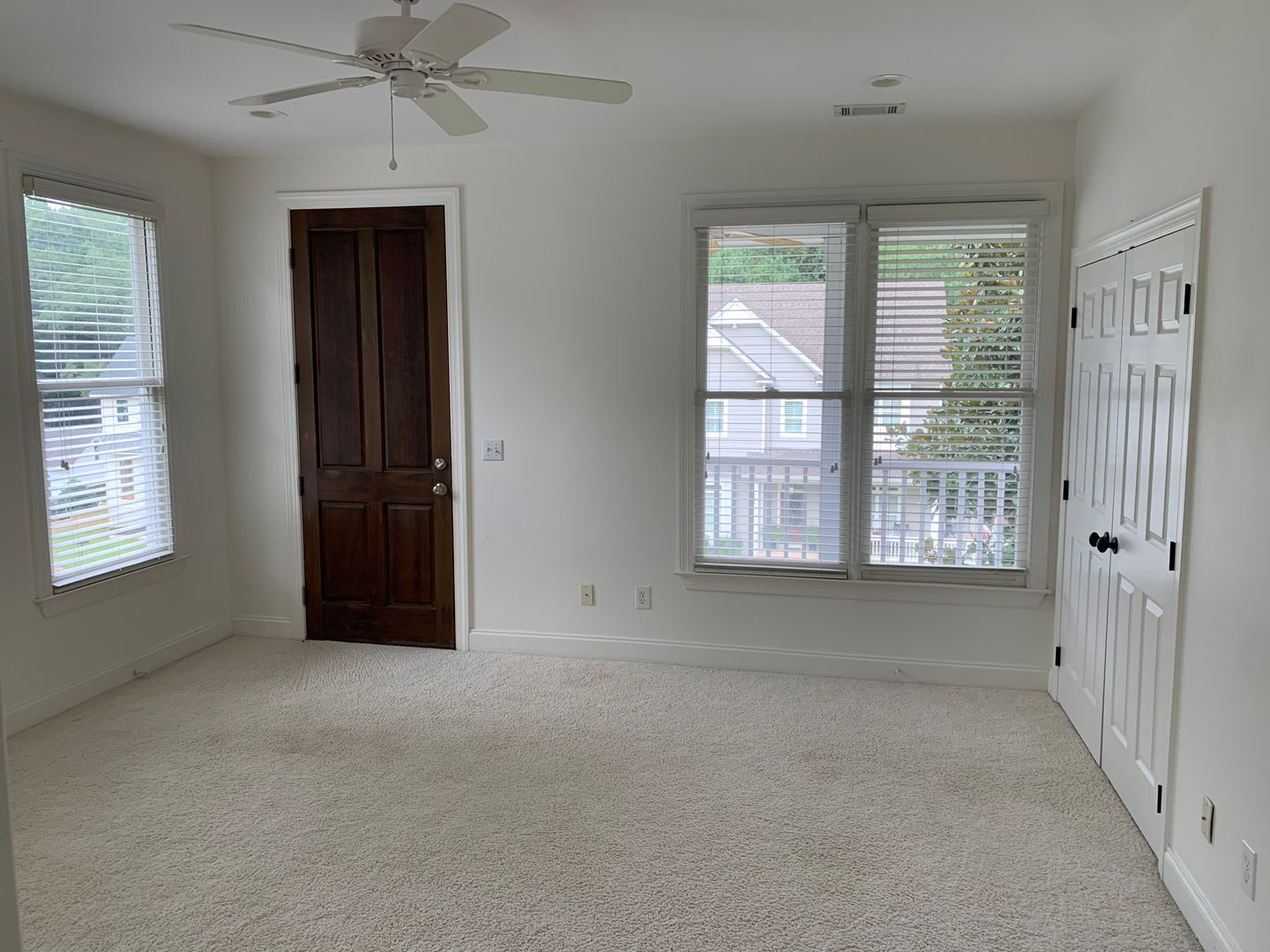 Building Photo - AVAILABLE NOW