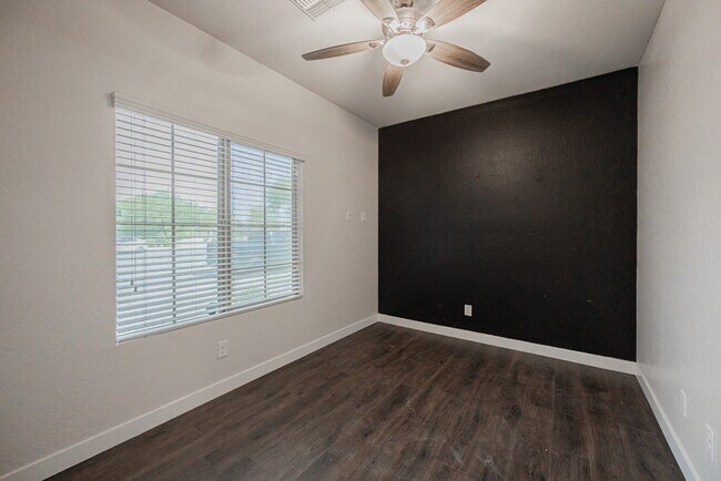 Building Photo - 42381 W Mira Ct