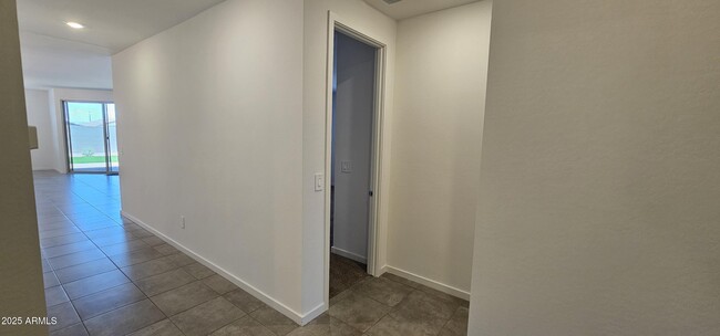 Building Photo - 5050 W Hunter Trl