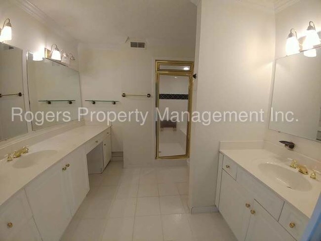 Building Photo - 1909 Marina Rd