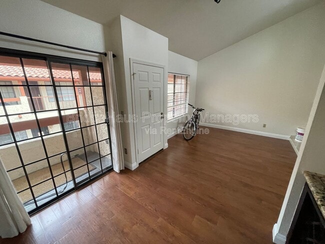 Building Photo - 3988 Iowa St