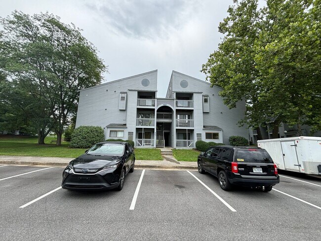 Building Photo - 507 Sunridge Dr